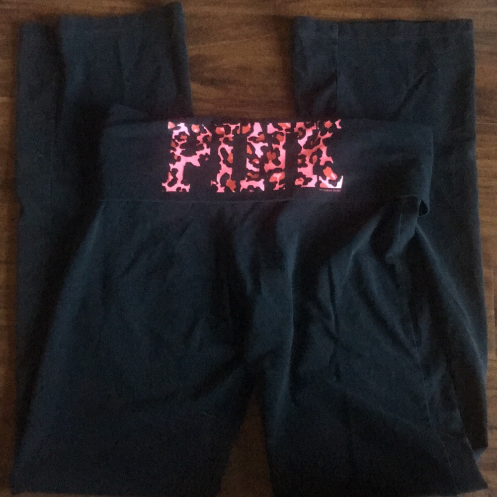 Victoria’s Secret pink yoga pant M